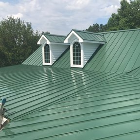 <div><h4>Classic Green Standing Seam Metal Roof</h4><p><b>Manufacturer:</b> 50 North Roofing Company</p><p><b>Location:</b> North Carolina, US</p><p><b>Style:</b> Vertical Panel/Standing Seam</p><p><b>Material:</b> Aluminum</p><p><b>Color:</b> Green</p><p><a href="/gallery/image-detail/1232/" class="link-arrow text-uppercase theme-color--orange" data-toggle="modal" data-target="#detailModal_gallery_image_grid_lamlejqhdgHs">View More</a></p></div>